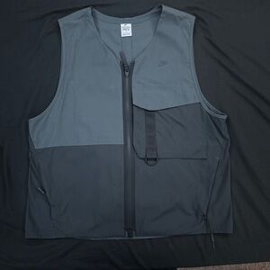Nike tech pack vest